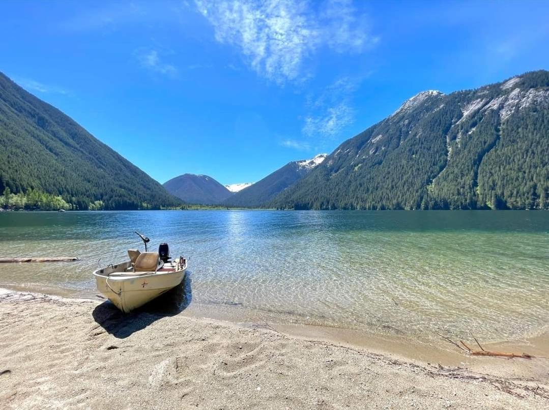 Mountain Retreat 3 Bedroom Garden House Near Heritage Park, Coliseum , Hwy 1, Fishing, Cultus Lake Chilliwack Kamer foto